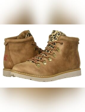 BOBS by Skechers Alpine MT Gato Boot Women's Size 7.5 Tan Suede/Leopard print
